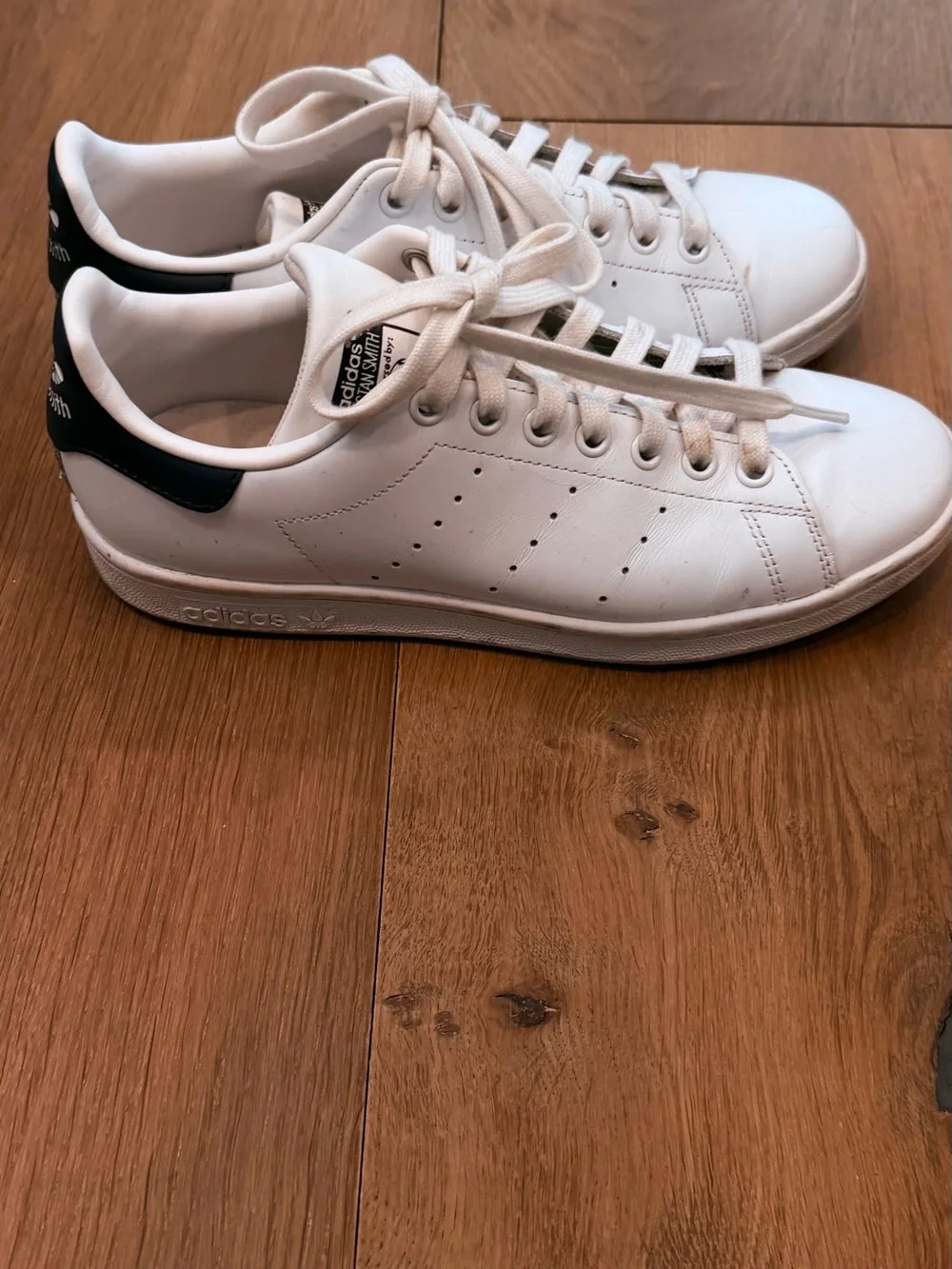 adidas Stan Smiths White Low-Top Sneakers with Black Heel